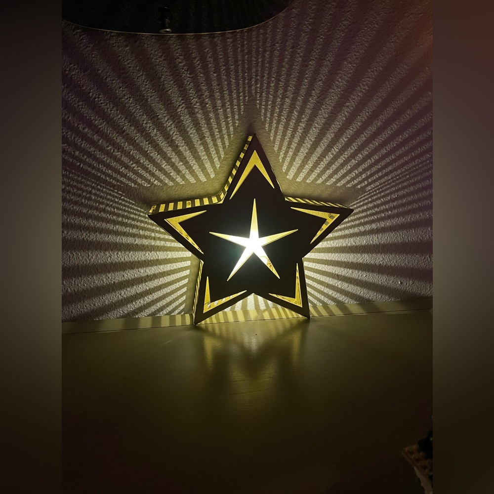 CHRISTMAS WONDERSHOP LIGHT UP WALL HANGING GOLD STAR MCM MID CENTURY RETRO VIBES - Picture 7 of 7